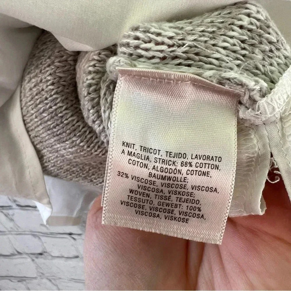 Moth Anthropologie Mixed Media Sweater Blouse Gray and White Size Medium - Picture 8 of 10